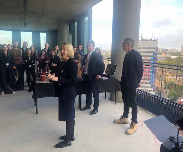 Elephant & Castle: Topping out